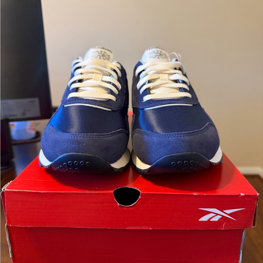 Reebok Classics Dark Blue and Sky Blue Sneakers SZ 12 MENS NEW DS - Picture 5 of 7